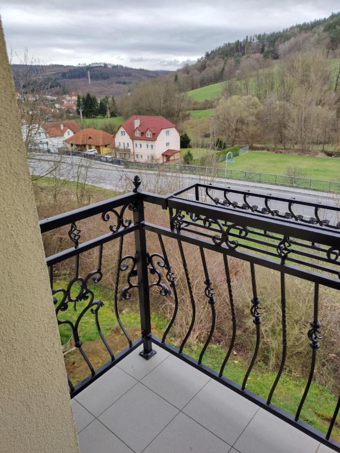 Homestay Pozlovice225 *